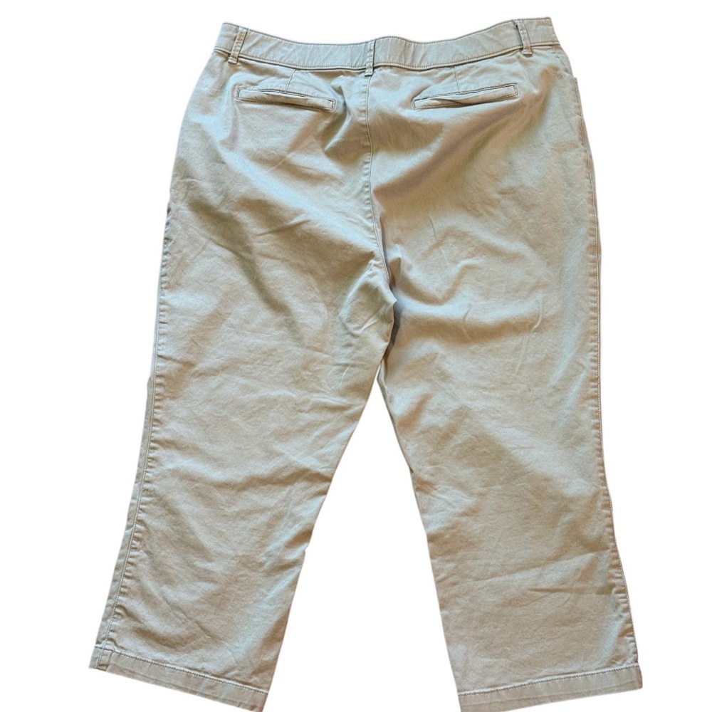 Croft & Barrow Khaki Capri Pants Womens 14 Stretch Classic Fit Beige - Picture 2 of 2
